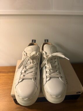 Chloe Ivory White Women’s Sneakers